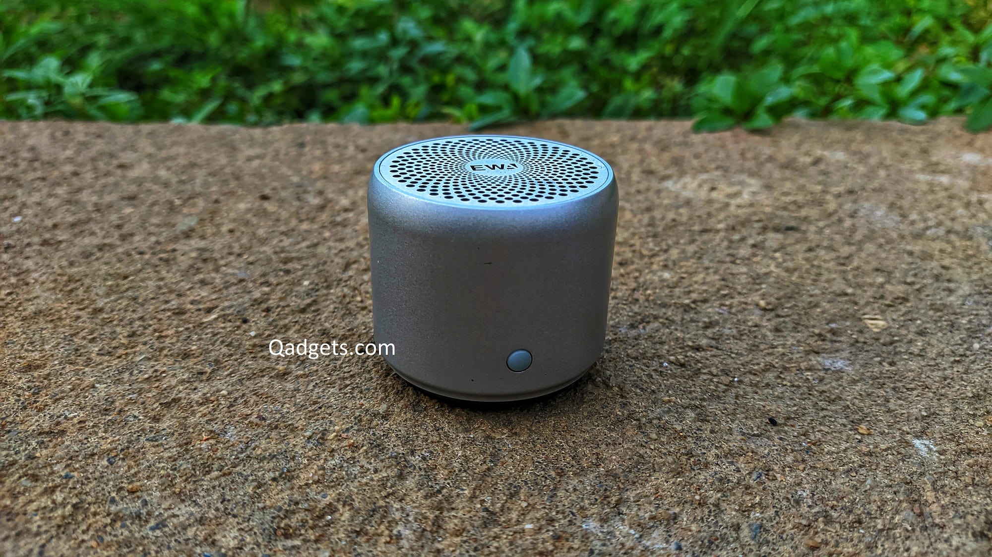 Ewa-A106pro-mini-bluetooth-speaker-review-qadgets.com